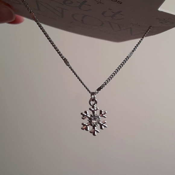 Snowflake Jewelry Bundle - Picture 4 of 8